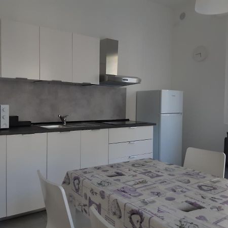 Villa Lina Ріміні Номер фото